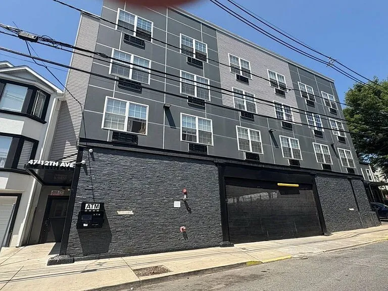 47 12th Ave — Photo 1
