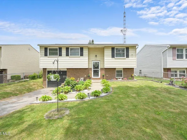 1951 Grimes Golden Dr, Toledo, OH 43611