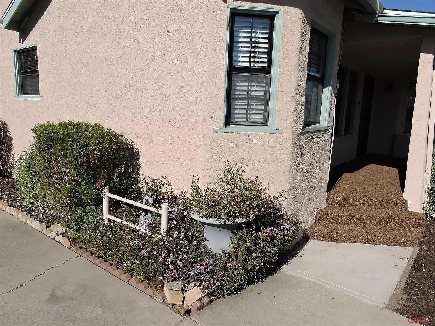 2 bed, 700 sqft, $2,500 — Photo 3