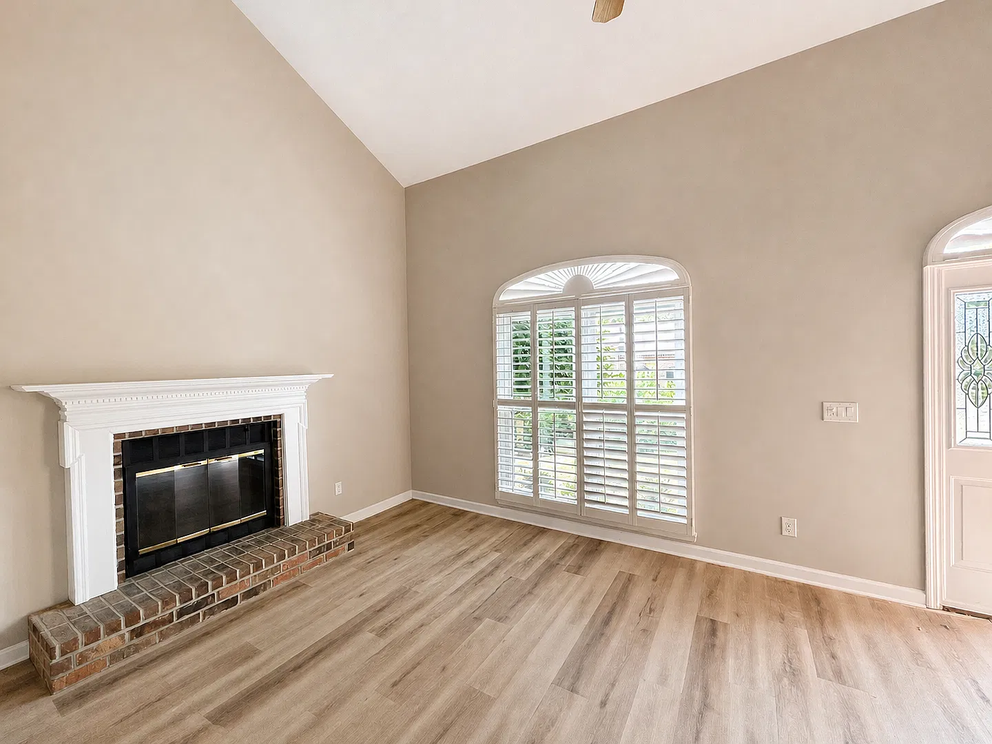 245 West Lake Circle — Photo 2