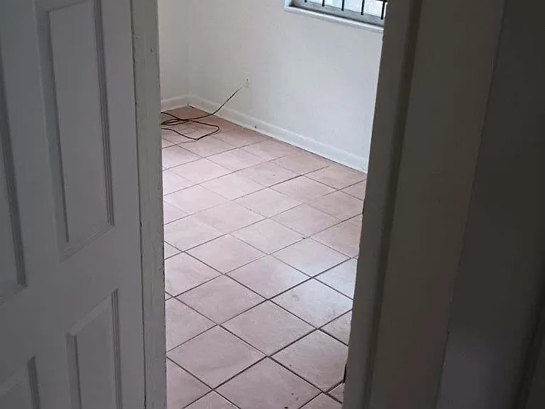 3413 Plateau St — Photo 2