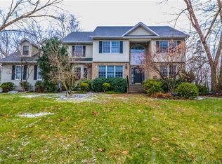 19 Guinevere Rd, Monroe Township, NJ 08831