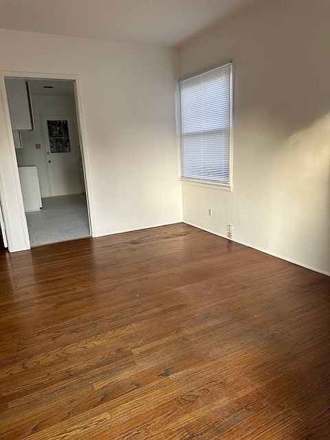 RIGHT VIEW OF LIVING ROOM