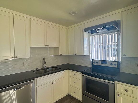 4th image of 2333 E 5th St APT 11