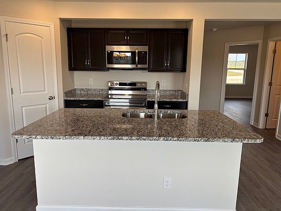 4th image of 2181 Highway 66