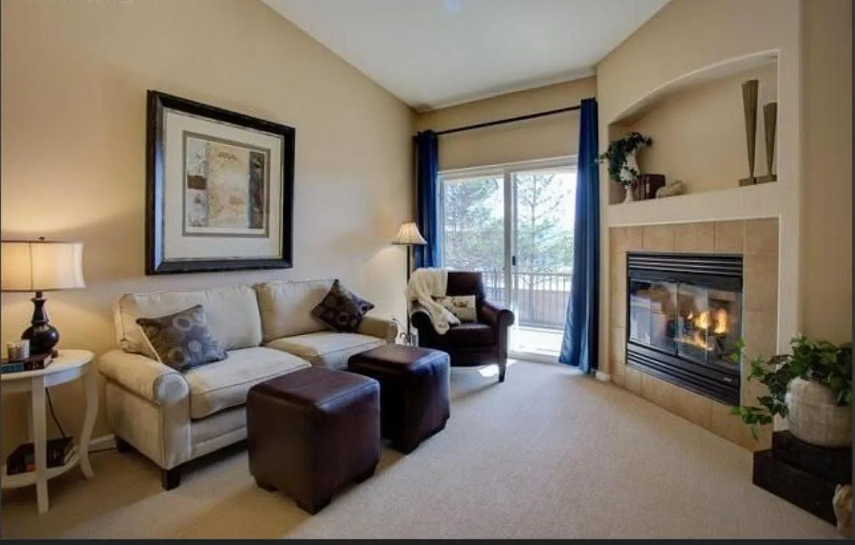 1703 Whitehall Dr — Photo 2