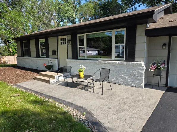 8209 Johnson Cir, Bloomington, MN 55437