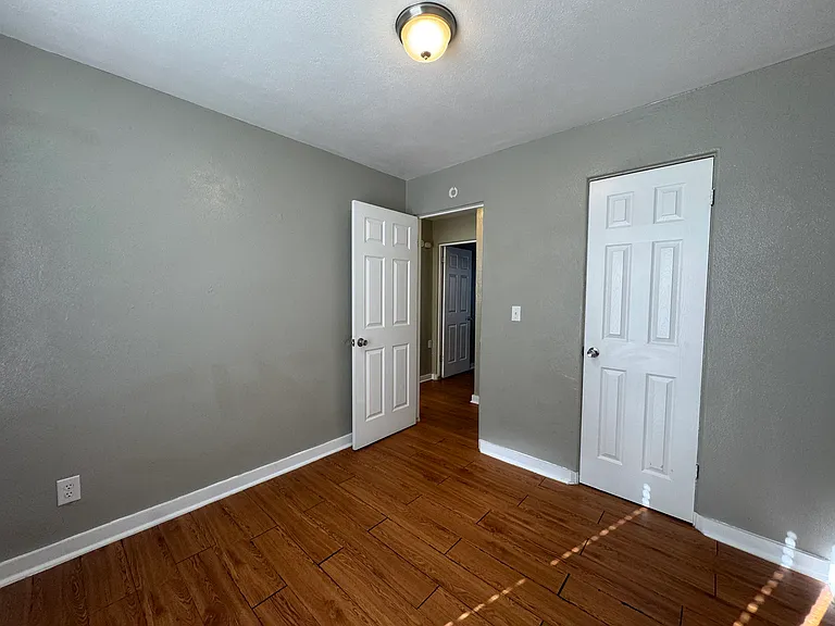 2038 NW 25th St #9 — Photo 18