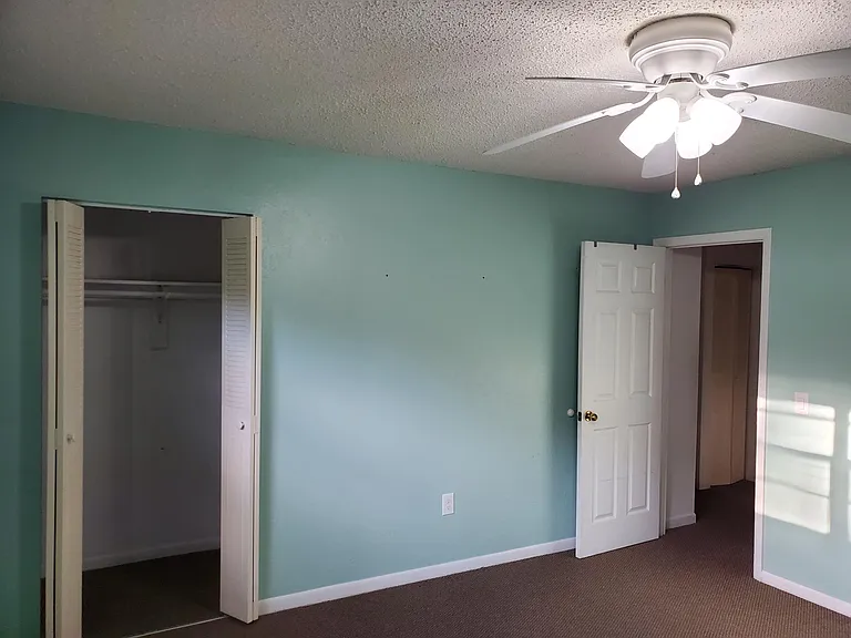 3417 SW 28th Ter #D — Photo 23