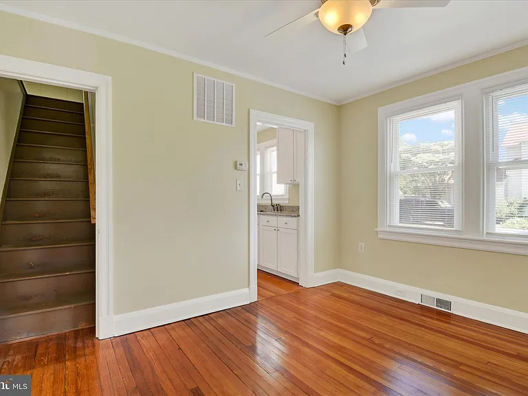 116 2nd Ave — Photo 9