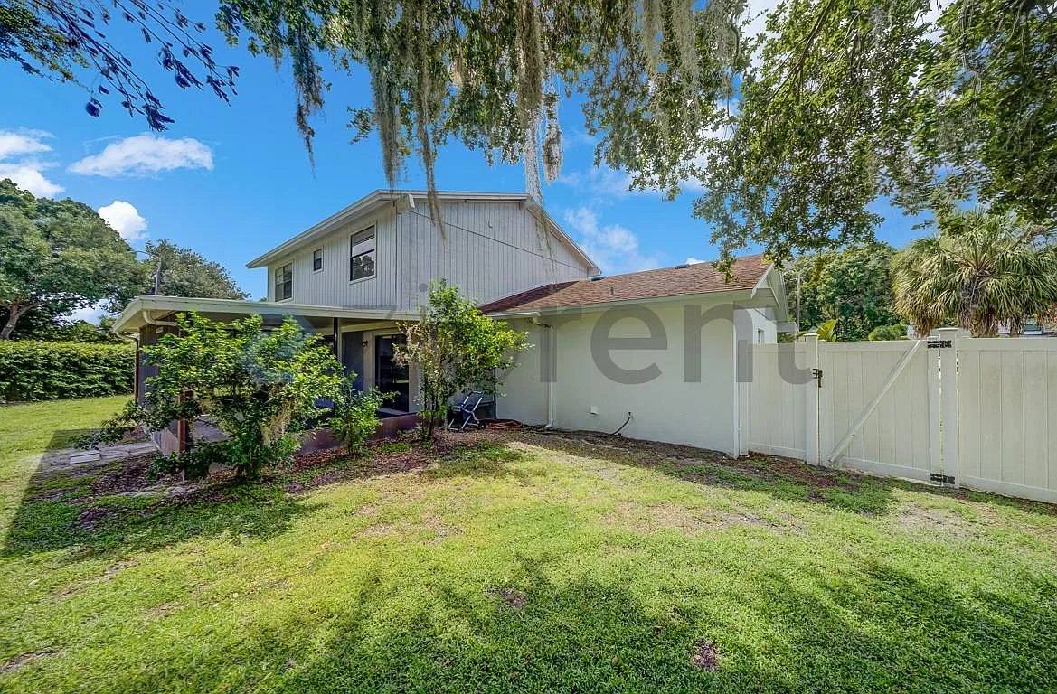 4 bed, 1756 sqft, $2,800 — Photo 2
