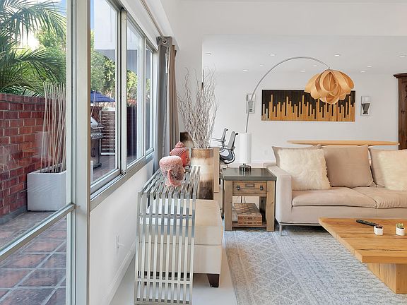 5th image of 7135 Hollywood Blvd APT 103