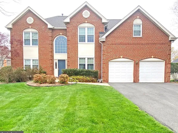 6109 Oakengate Way, Centreville, VA 20120