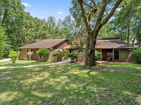 1314 Hound Chase Cir, Pensacola, FL 32514