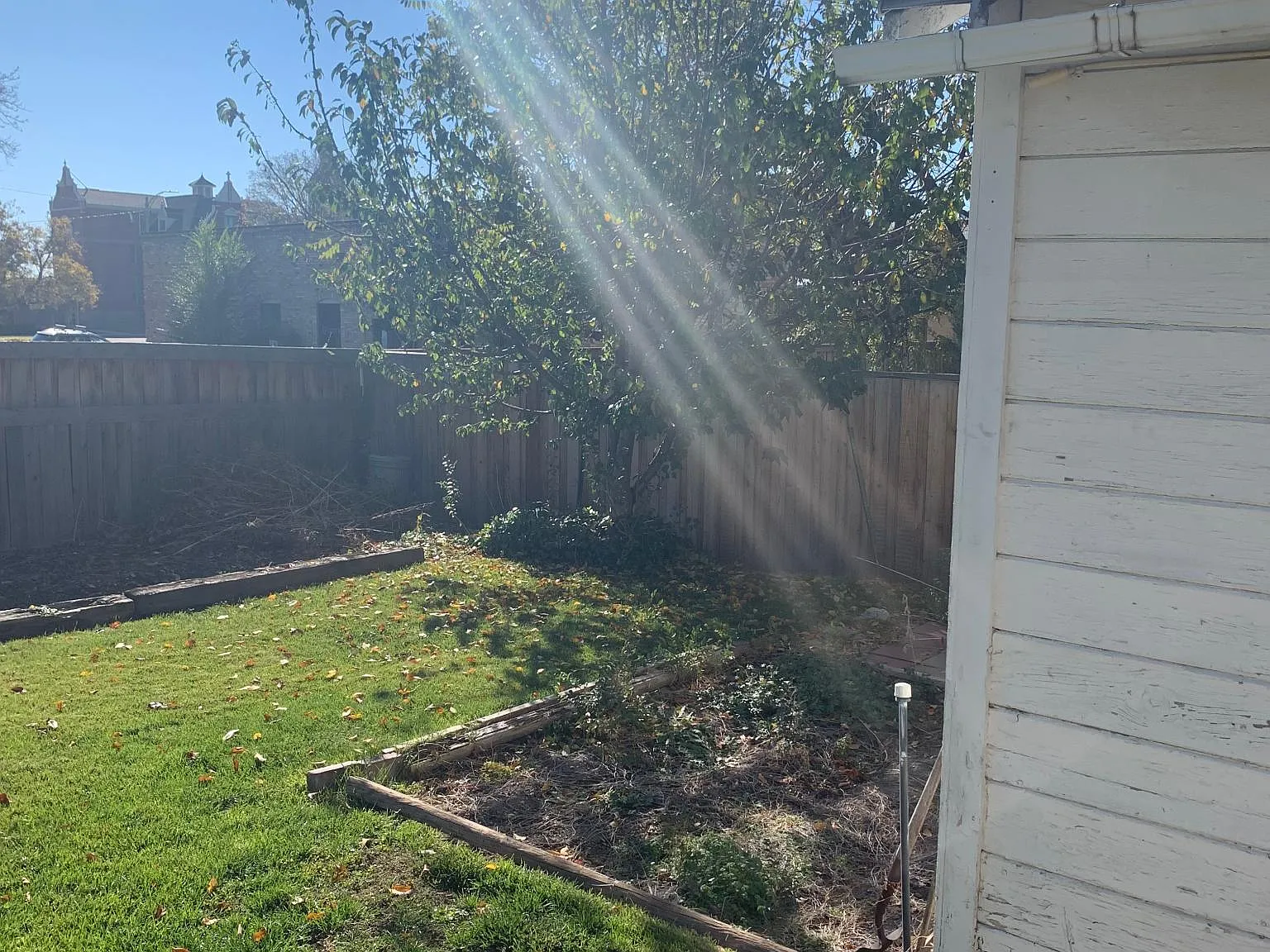 460 E Redondo Ave — Photo 3