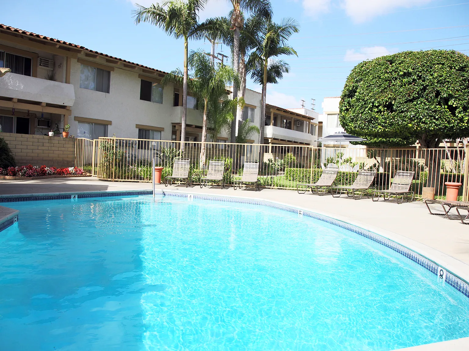 San Carlos Apartment Homes — Photo 3
