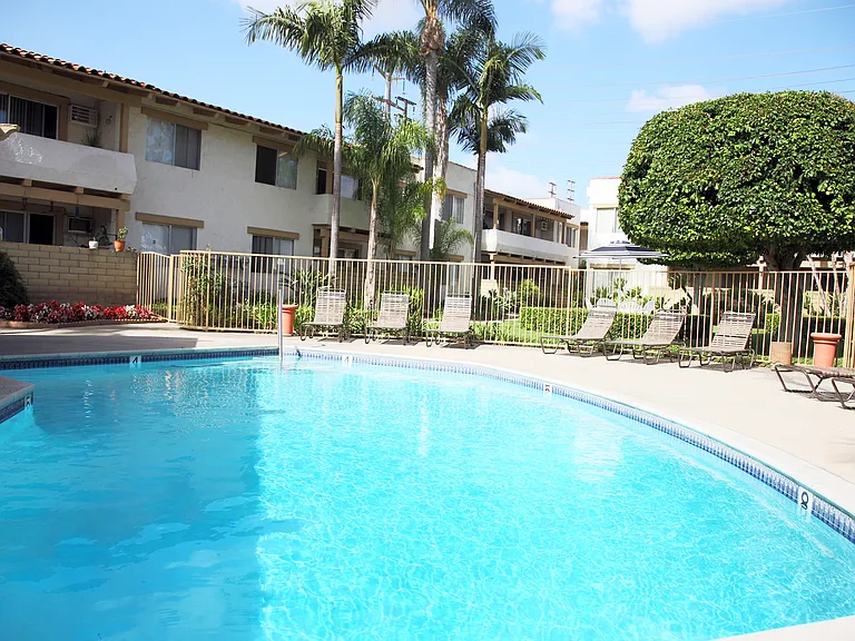 San Carlos Apartment Homes — Photo 4
