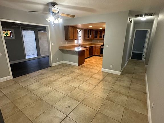 4th image of 7725 Seagull Ave