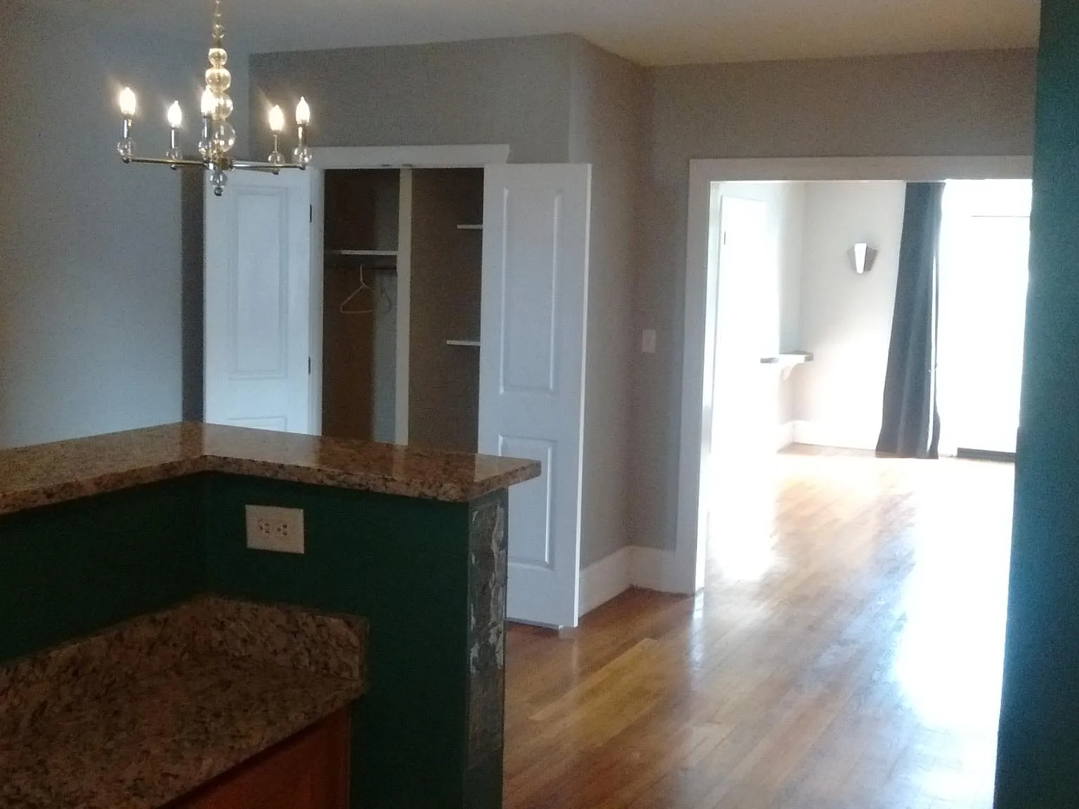3000 W Grace St — Photo 2