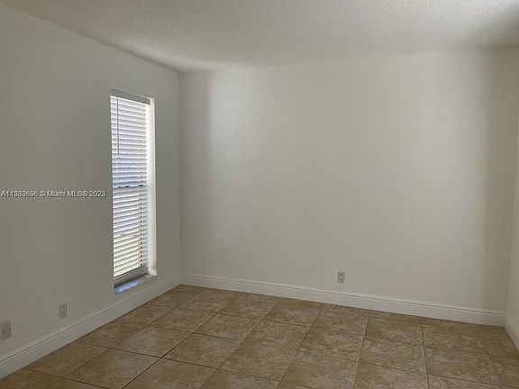 4th image of 4467 Treehouse Ln #D