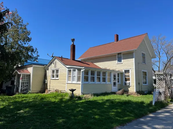 4046 Mill St, North Branch, MI 48461