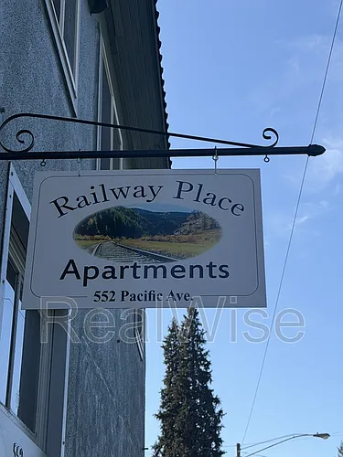 552 Pacific Ave Photo 1