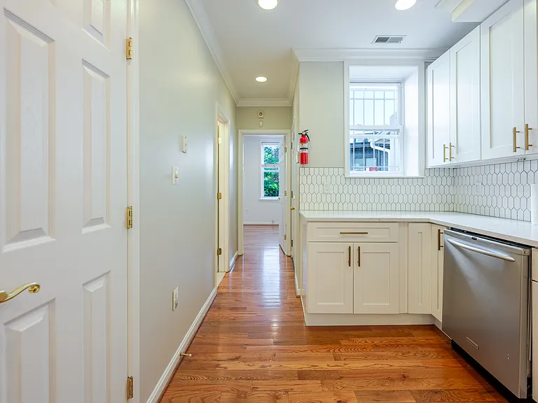 35 Rhode Island Ave NW #B — Photo 7