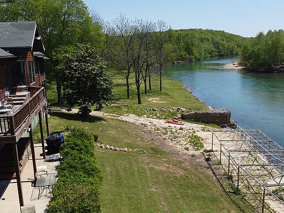 4th image of 251 Walleye Ln