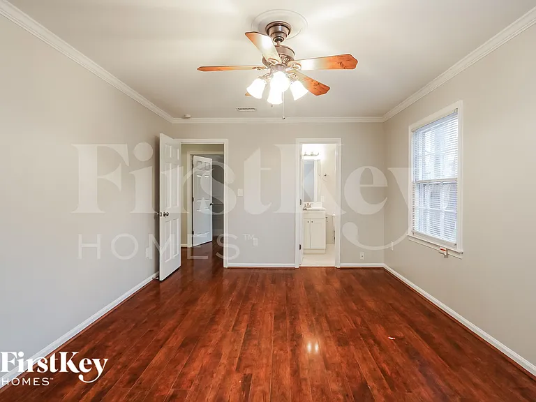 8300 Nathanael Greene Ln — Photo 10