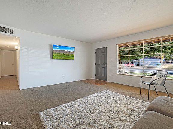 4th image of 2914 W Rose Ln