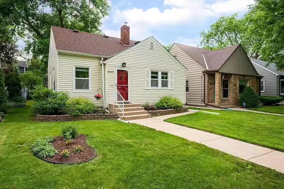 1st image of 2922 McKinley St NE