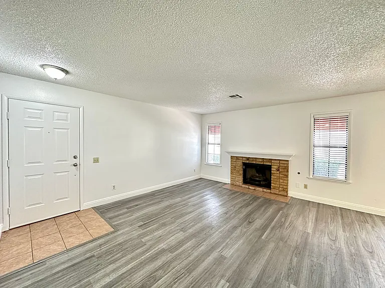 6687 W Tropicana Ave #102 — Photo 5