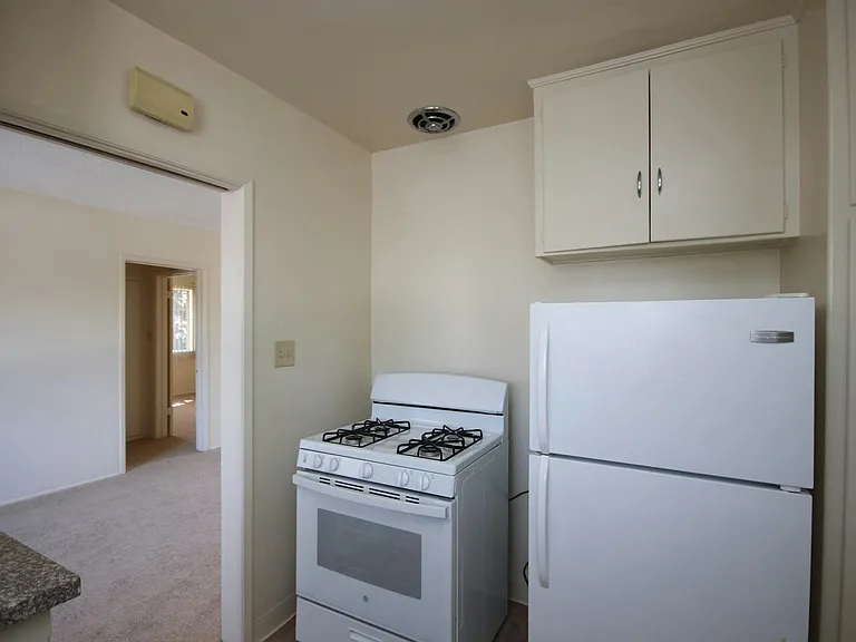 245 W Colorado Blvd #26B — Photo 9