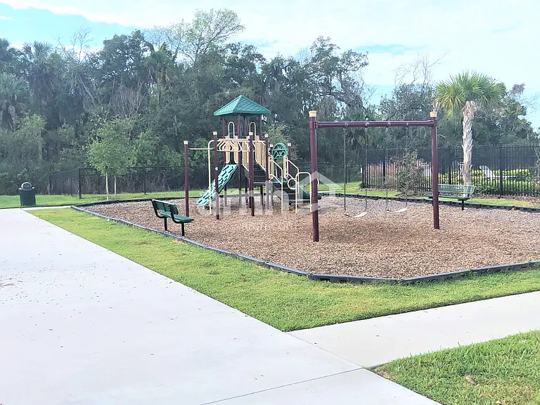 1741 Chatham Green Cir — Photo 25