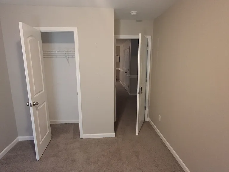 2137 Belmont Cir — Photo 20
