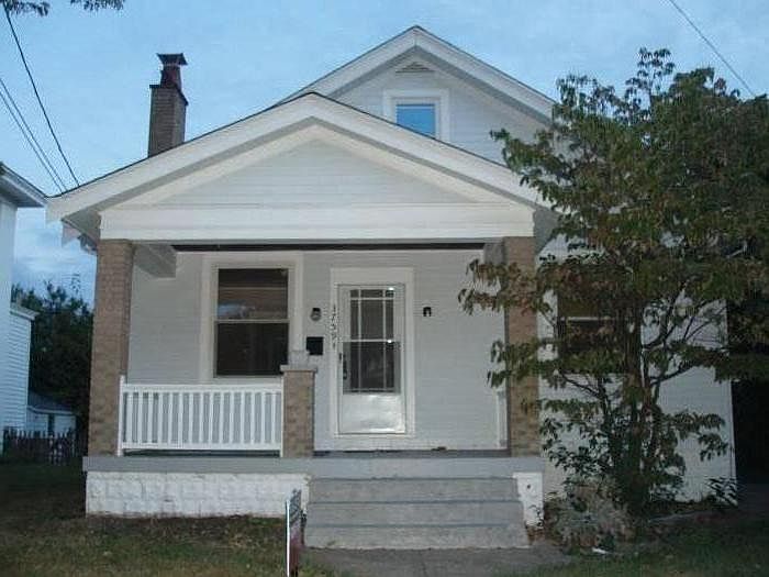 3759 Darwin Ave, front of home