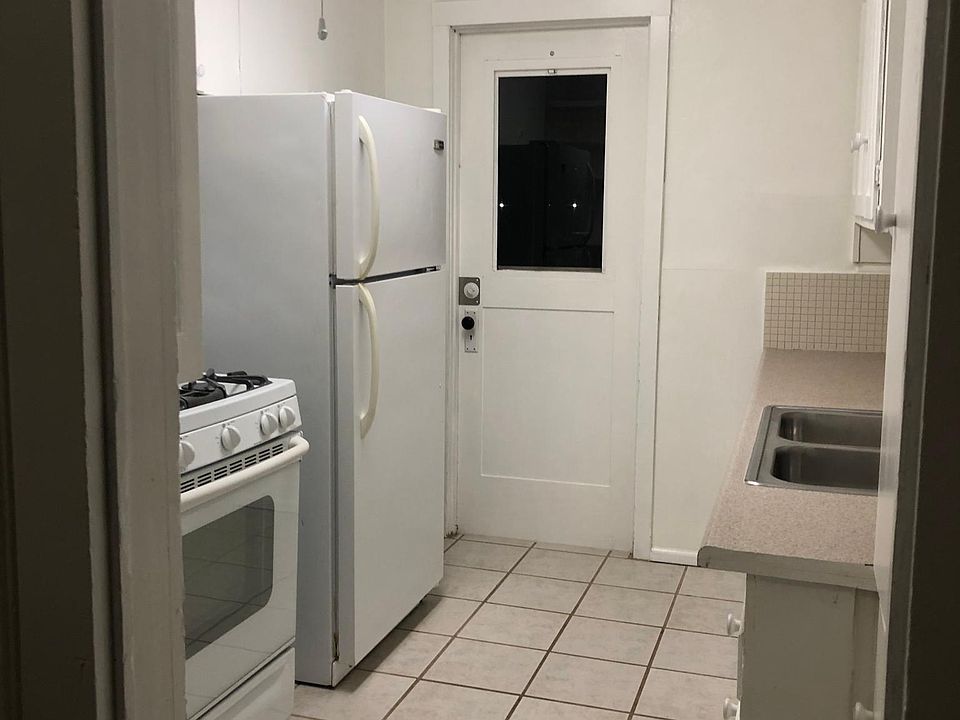 2nd image of 1644 Pine St