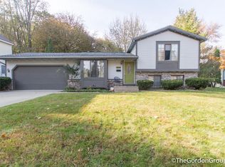 1275 Gladstone Dr SE, Grand Rapids, MI