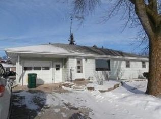 526 W Lincoln St, Waupun, WI 53963