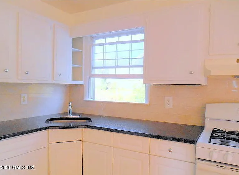 38 Gerry St #2 — Photo 23