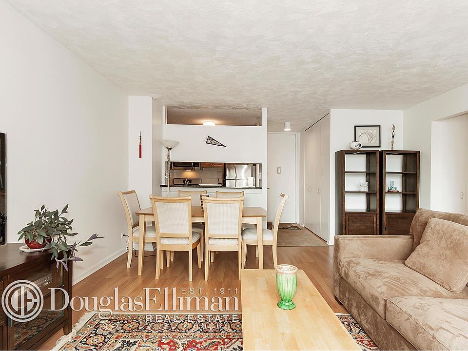 2nd image of 45 W 67th St APT 18C