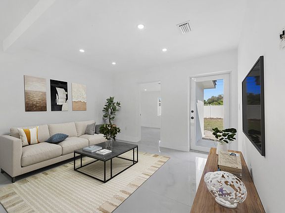5th image of 1308 NW 19th Avenue