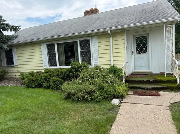 2524 29th Ave NE, Saint Anthony, MN 55418