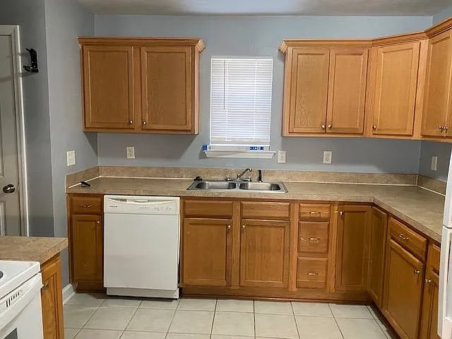 332 Arden Rd — Photo 15