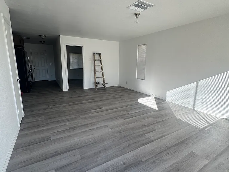 1836 Stacey Ct — Photo 2