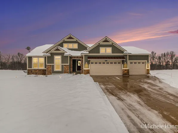 9447 Andrew Farms Dr, Alto, MI 49302