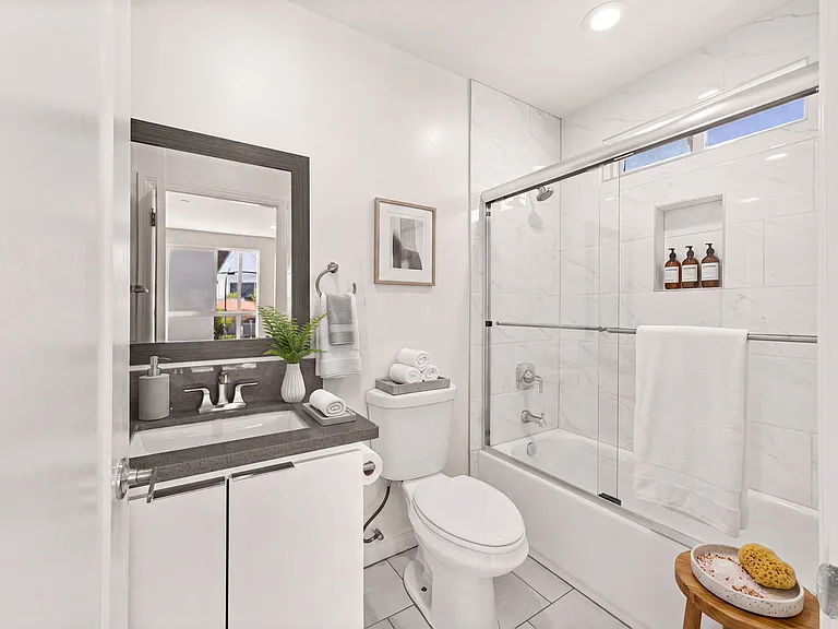523 S Mathews St #523 — Photo 6