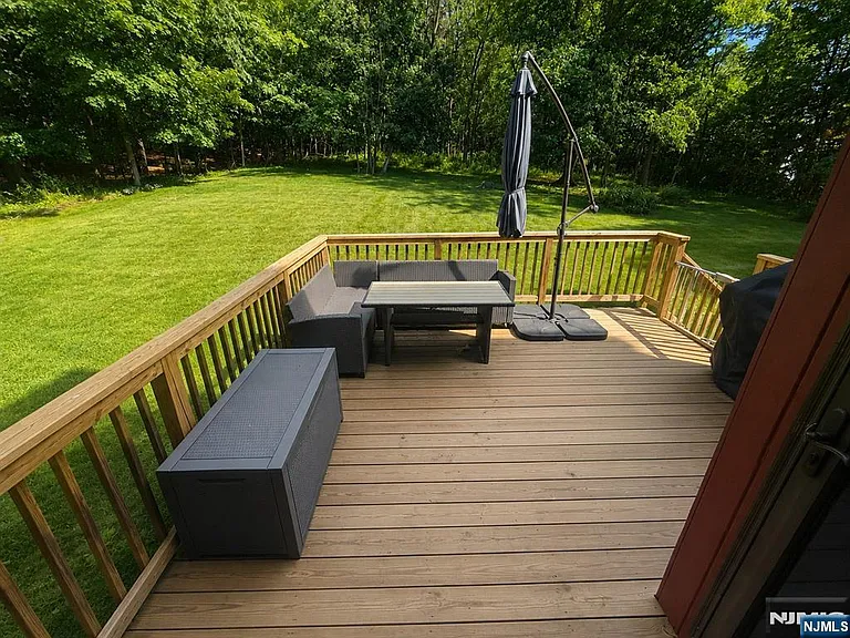 244 Butternut Dr — Photo 13