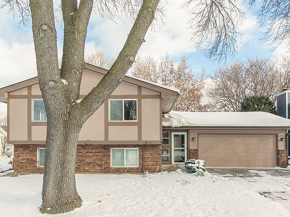 2nd image of 516 Lake Cove Ct