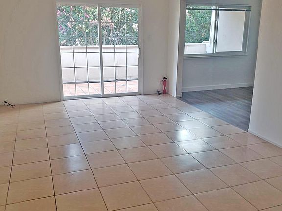 2nd image of 1518 Oxford St #7